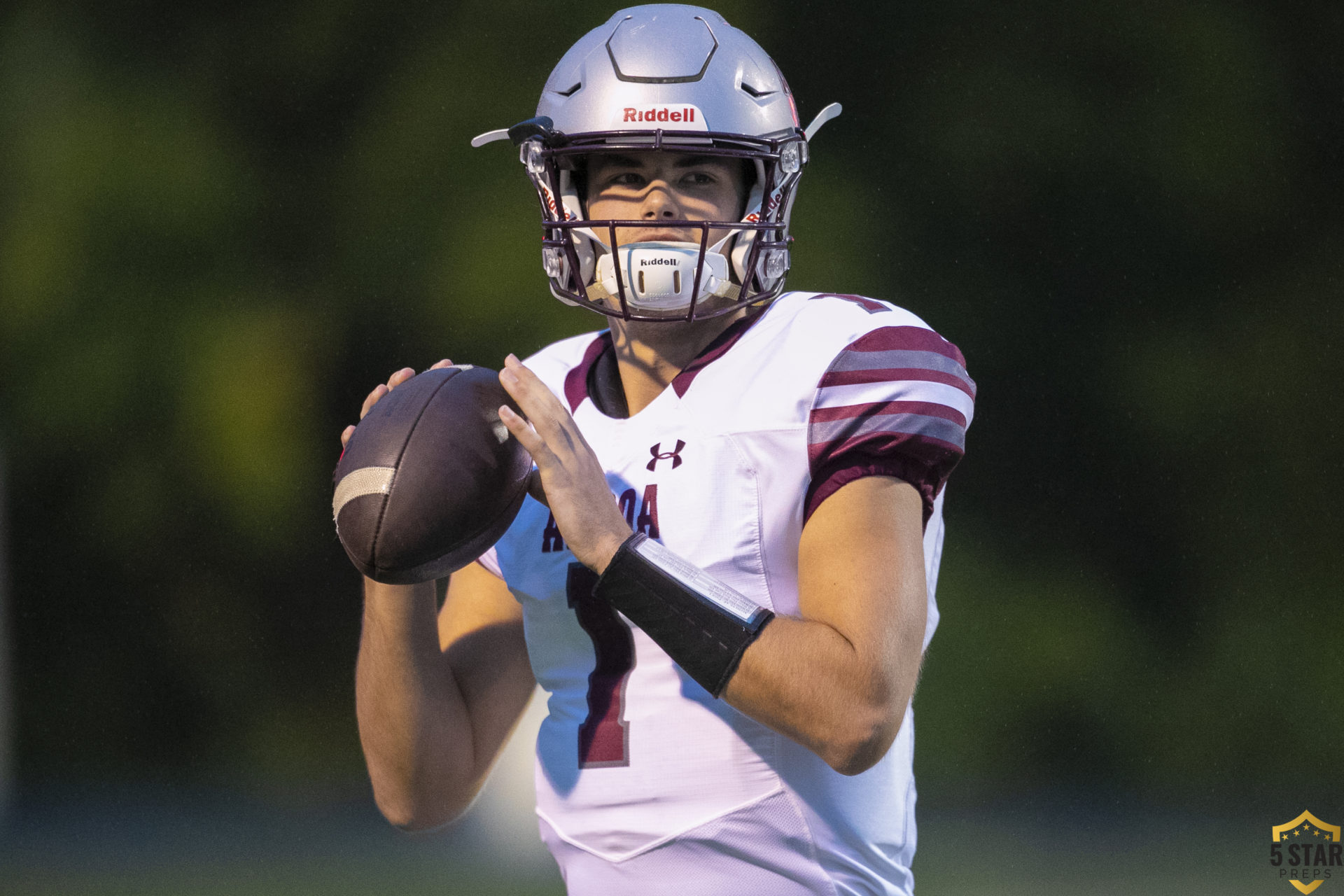 Alcoa QB Walker Russell prepares for Alcoa's game at Austin-East in Week 11. (Photo by Danny Parker)