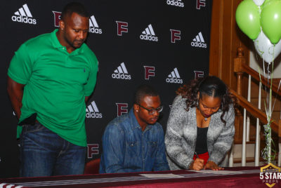 Fulton Signing Day 0005 (Danny Parker)