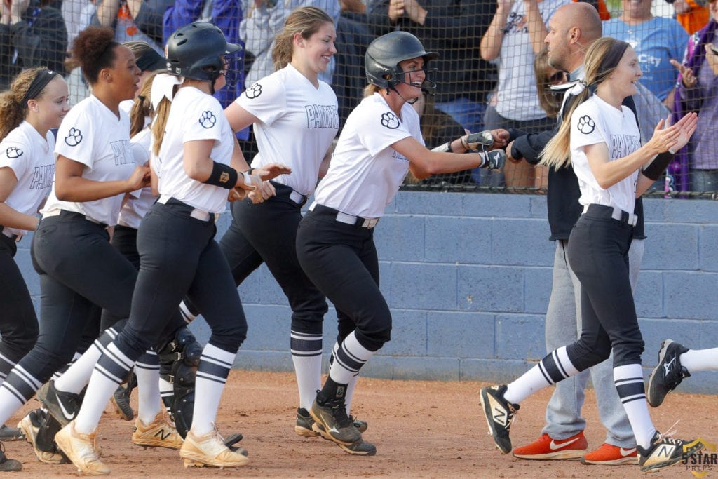 Powell v Farragut softball 18 (Danny Parker)