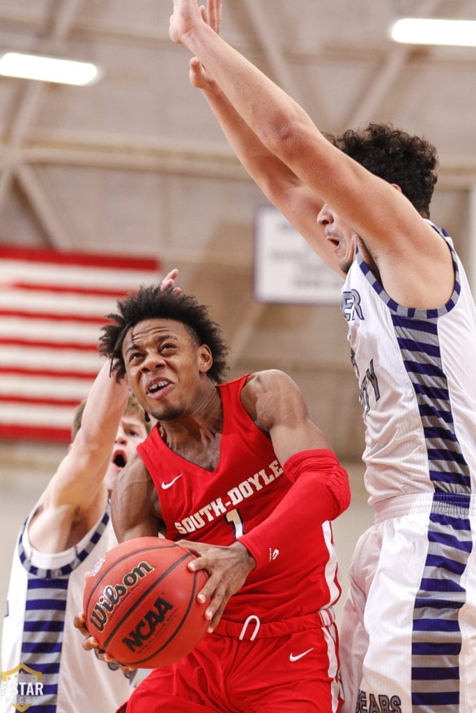 KNOXVILLE, Tenn. Ñ 2019.12.17 - TSSAA District 2-AAA boys basketball